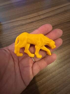 1993 DC Comics Yellow Panther Catwoman Accessory Vintage